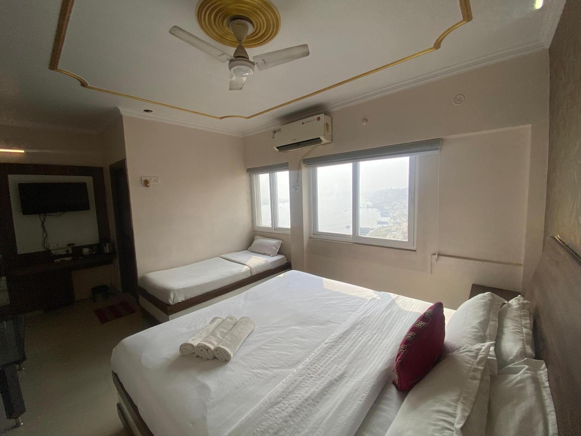 Hotel Sita Palace On Heritage Ghats Of Benaras
