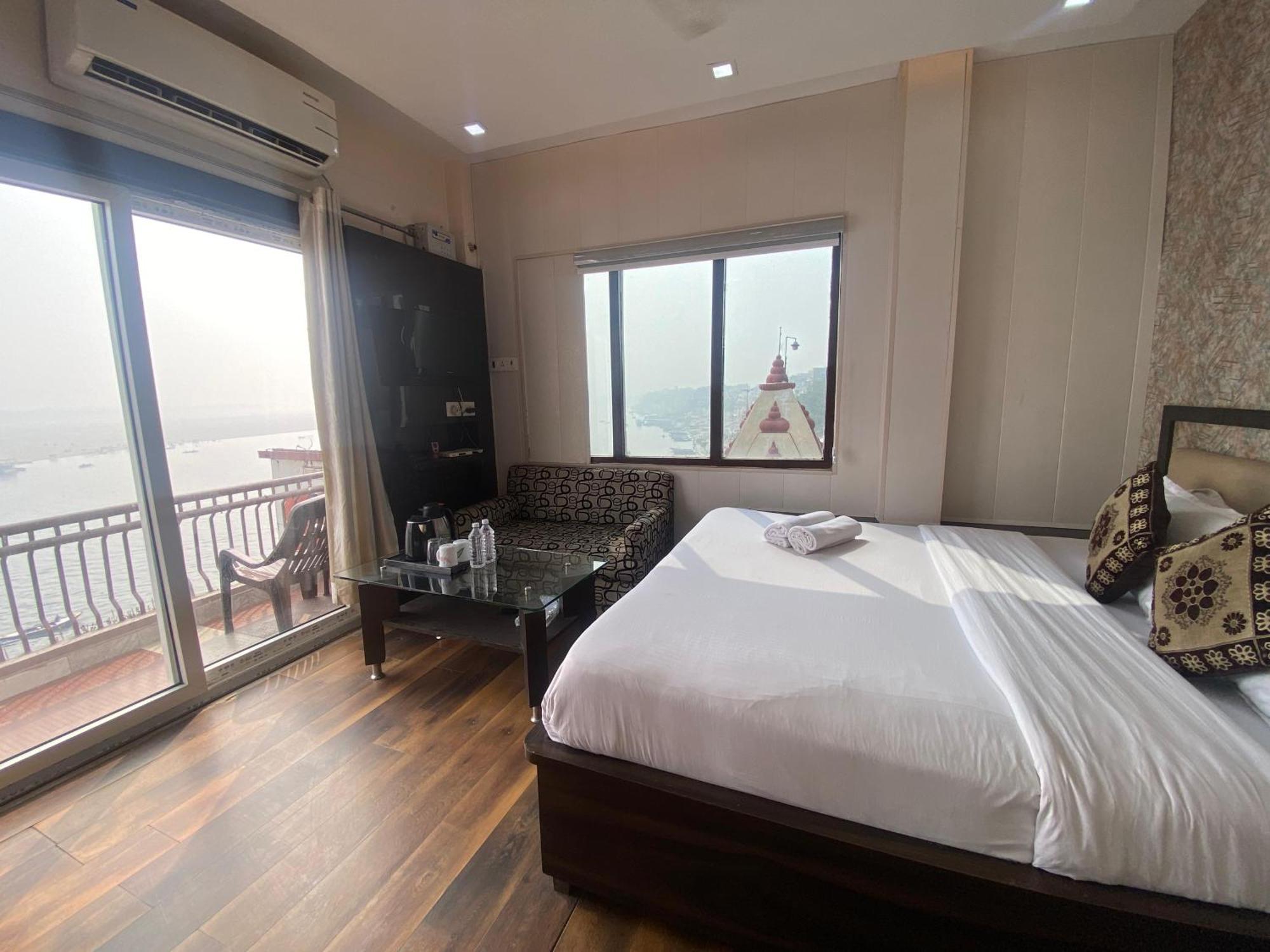 Hotel Sita Palace On Heritage Ghats Of Benaras