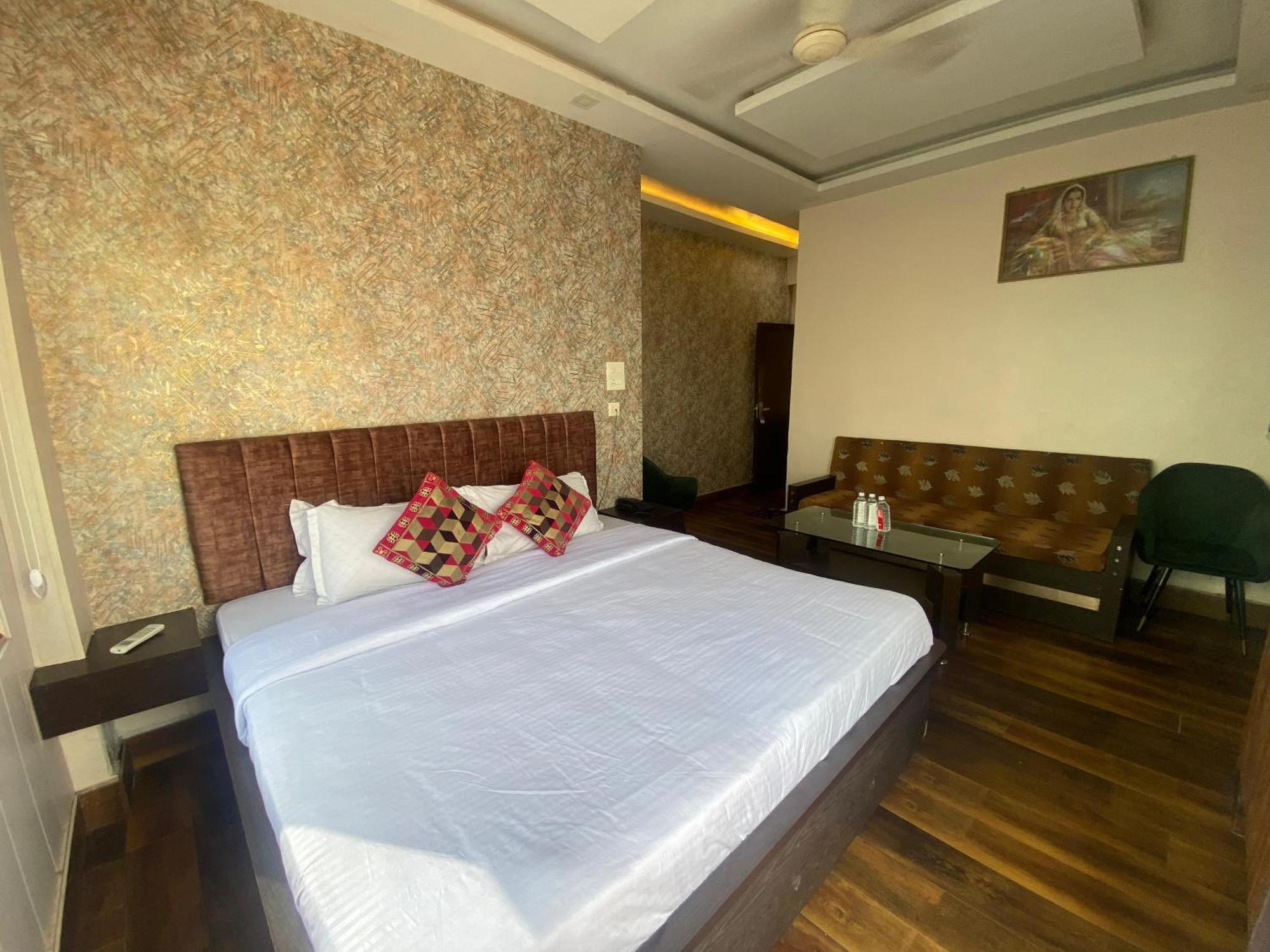 Hotel Sita Palace On Heritage Ghats Of Benaras Varanasi